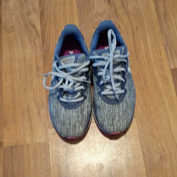 Under Armour Gray Running Shoes - Picture 6 of 7